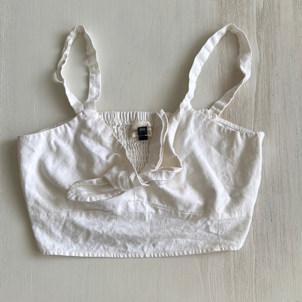 Universal Threads White Ruffled Women's Top